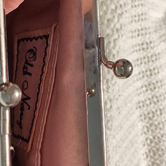 Black satin clutch purse - Picture 3 of 3